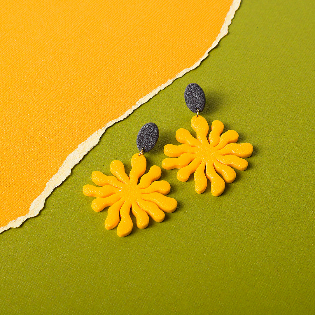 Seaweed Dangle Earrings - Asphalt Turmeric